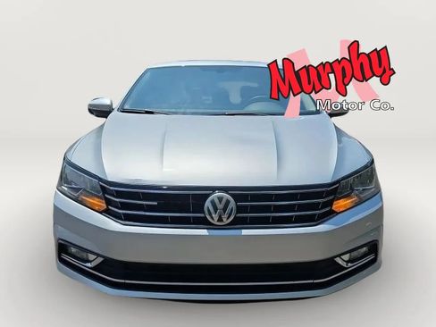 Used 2016 Volkswagen Passat 1.8T SE FWD image 4