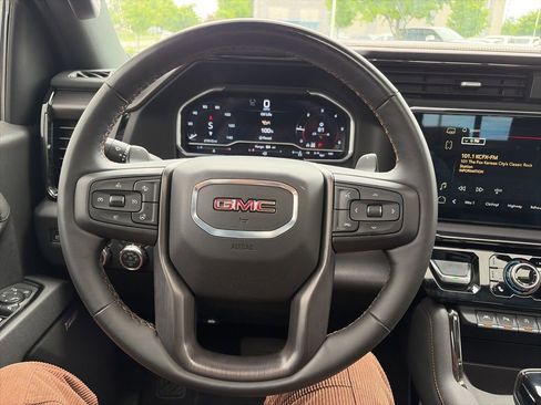 Used 2025 GMC Sierra 1500 AT4 w/ AT4 Premium Package AWD/4WD image 23