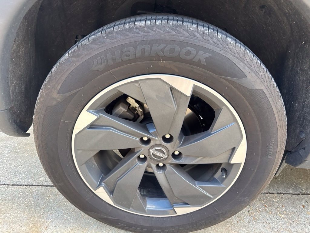 Used 2025 Nissan Rogue SV AWD/4WD image 28