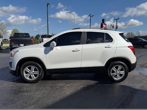 Used 2016 Chevrolet Trax LT w/ LT Sun and Sound Package image 4