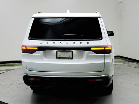 Used 2023 Jeep Wagoneer 4WD image 6