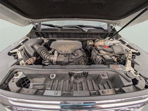 Used 2017 GMC Acadia Denali w/ Technology Package FWD image 32