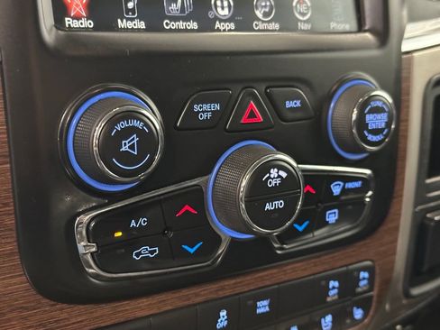 Used 2017 RAM 1500 Laramie w/ Convenience Group AWD/4WD image 23