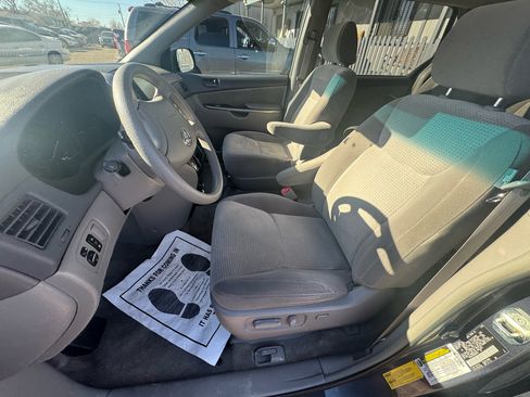 Used 2006 Toyota Sienna CE image 15