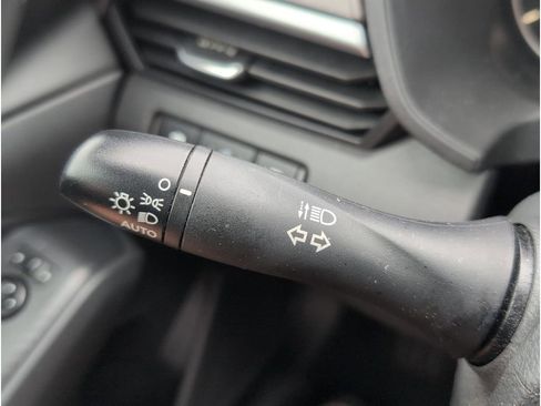 Used 2024 Nissan Altima 2.5 SV image 25