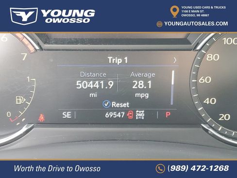 Used 2022 Cadillac XT4 Premium Luxury w/ Cold Weather Package AWD/4WD image 14