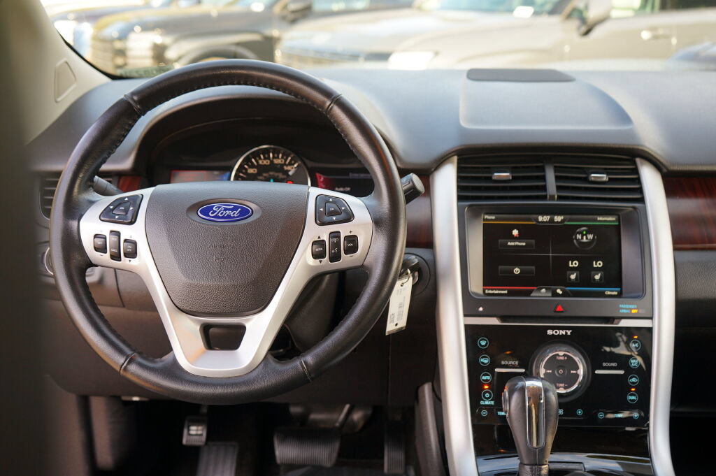 Used 2013 Ford Edge Limited AWD/4WD image 19