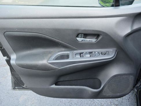 Used 2021 Nissan Versa SV FWD image 9