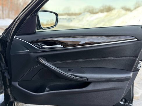 Used 2018 BMW 540i xDrive image 19