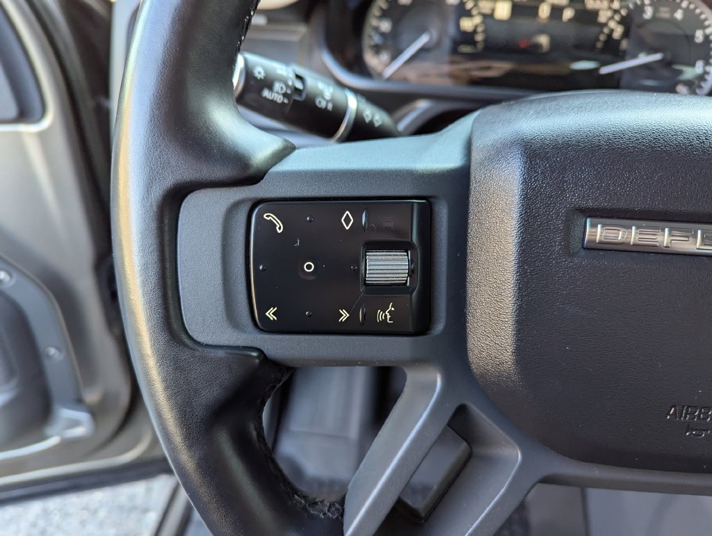 Used 2023 Land Rover Defender 110 X-Dynamic SE AWD/4WD image 17