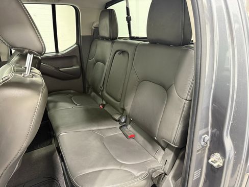 Used 2020 Nissan Frontier PRO-4X w/ Pro-4x Utility Package image 19