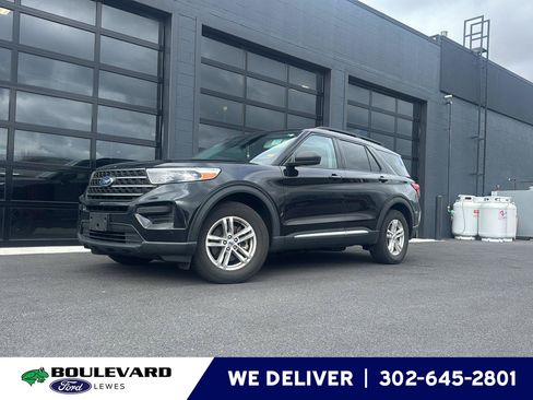 Used 2022 Ford Explorer XLT RWD image 1