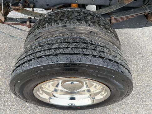 Used 2021 Ford F550 6.7L POWERSTROKE DIESEL 9' DUM w/ Power Equipment Group image 11