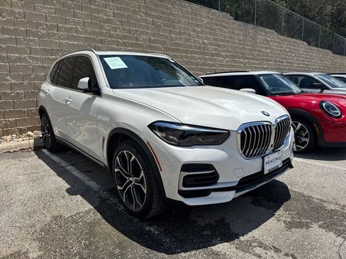 Certified 2023 BMW X5 sDrive40i w/ Premium Package RWD image 2