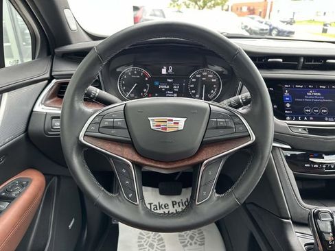 Certified 2023 Cadillac XT5 Premium Luxury AWD/4WD image 35