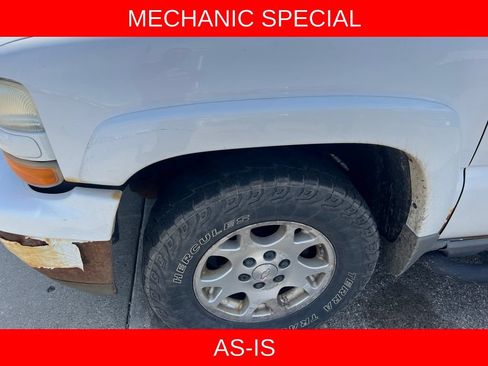 Used 2005 Chevrolet Tahoe Z71 w/ Preferred Equipment Group AWD/4WD image 6