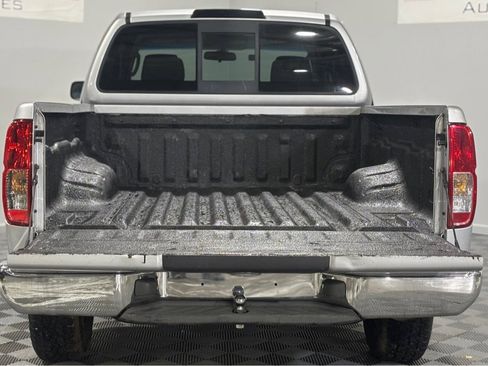 Used 2006 Nissan Frontier XE w/ (G01) XE Preferred Pkg image 12