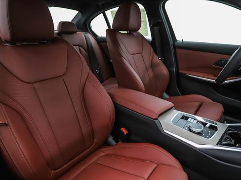 Used 2025 BMW 330i xDrive Sedan w/ Premium Package image 31