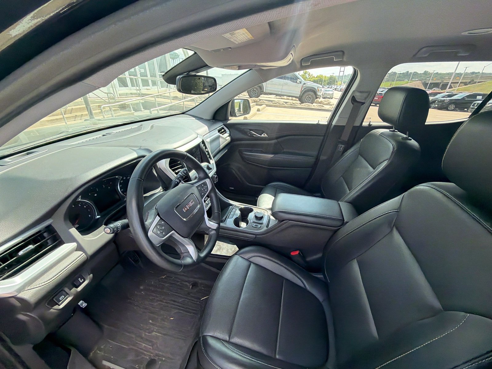 Used 2023 GMC Acadia SLT w/ Elevation Edition FWD image 11