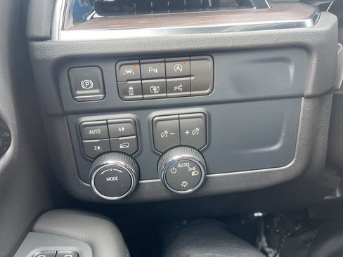 New 2026 Chevrolet Suburban LS image 31