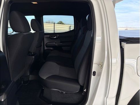 Used 2020 Toyota Tacoma TRD Off-Road image 11