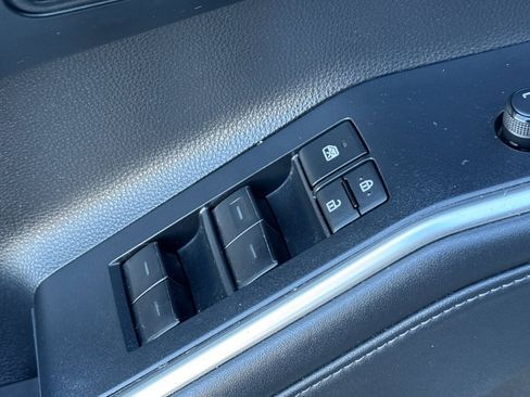 Used 2022 Toyota Highlander XLE image 13