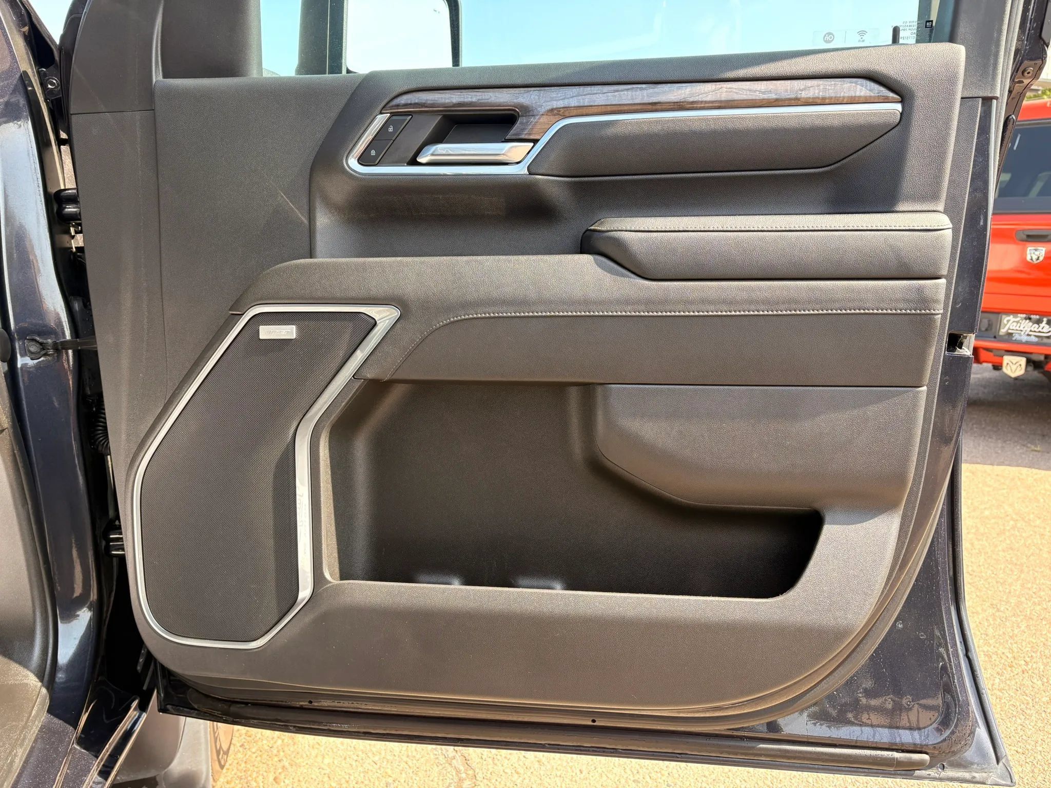 Used 2024 Chevrolet Silverado 2500 LTZ w/ LTZ Plus Package AWD/4WD image 11