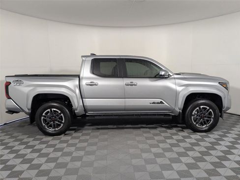 Certified 2025 Toyota Tacoma TRD Sport image 4