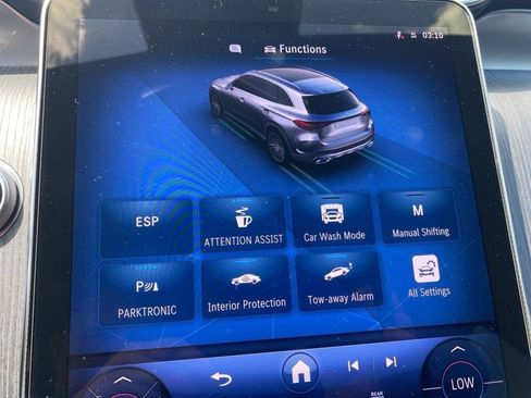 Used 2025 Mercedes-Benz GLC 300 image 35