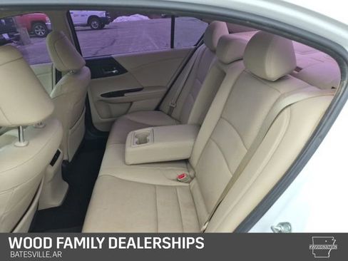 Used 2017 Honda Accord Touring image 23