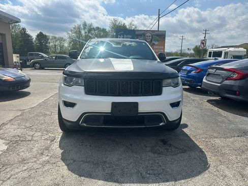 Used 2017 Jeep Grand Cherokee Limited image 10