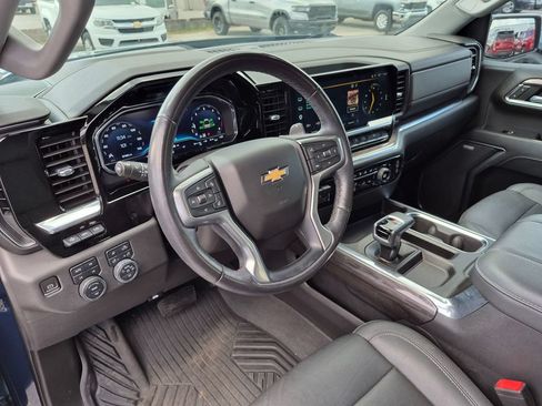 Used 2023 Chevrolet Silverado 1500 LTZ w/ Technology Package AWD/4WD image 33