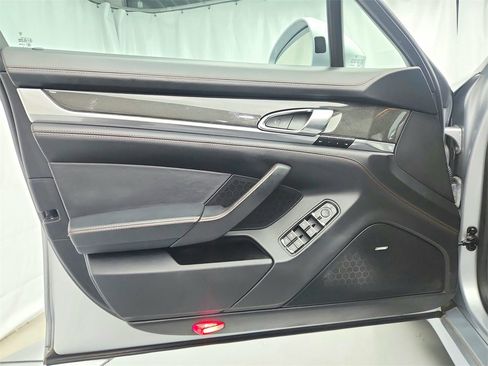 Used 2015 Porsche Panamera GTS image 21