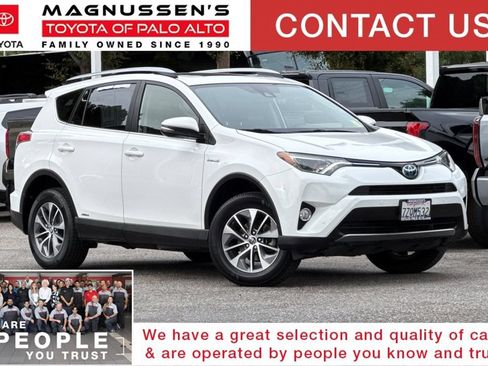 Used 2017 Toyota RAV4 XLE w/ Convenience Package AWD/4WD image 1