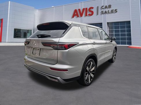 Used 2025 Mitsubishi Outlander SE AWD/4WD image 6