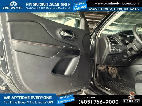 Used 2022 Jeep Cherokee Trailhawk w/ Sound & Nav Group AWD/4WD image 15