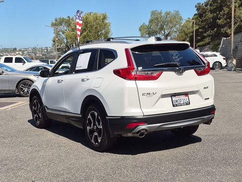Used 2019 Honda CR-V Touring image 3