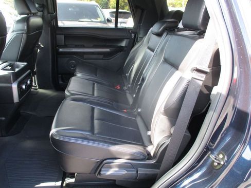 Used 2021 Ford Expedition XLT image 9