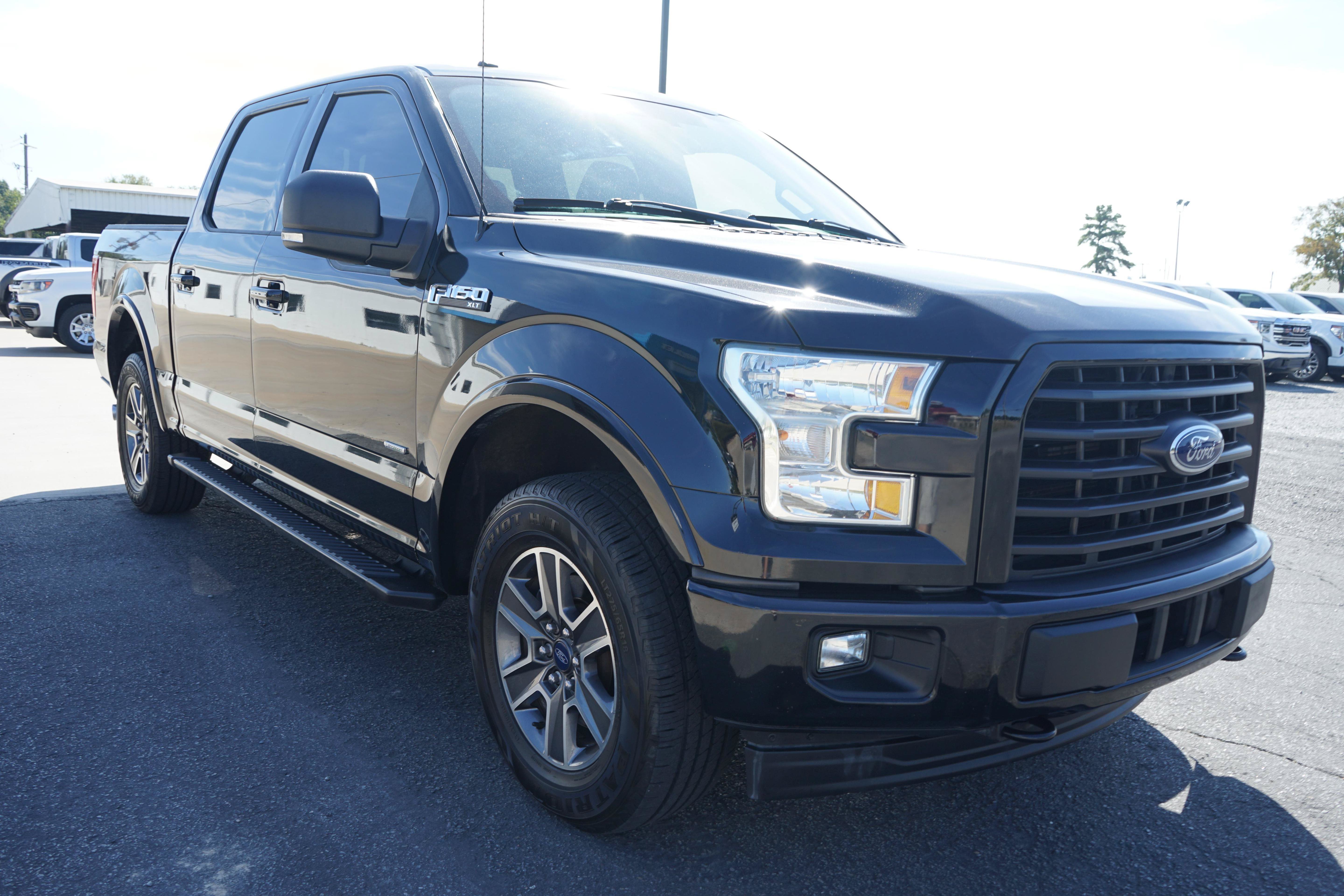 Used 2017 Ford F150 XLT w/ Equipment Group 302A Luxury AWD/4WD image 7