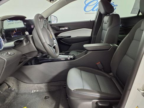 New 2026 Chevrolet Trax LT w/ Sunroof Package FWD image 36