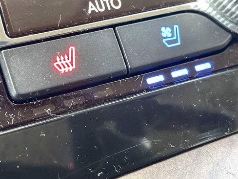 Used 2019 Lincoln Navigator Select image 23