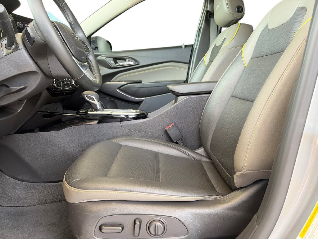 Used 2025 Chevrolet Trax ACTIV w/ Sunroof Package FWD image 20