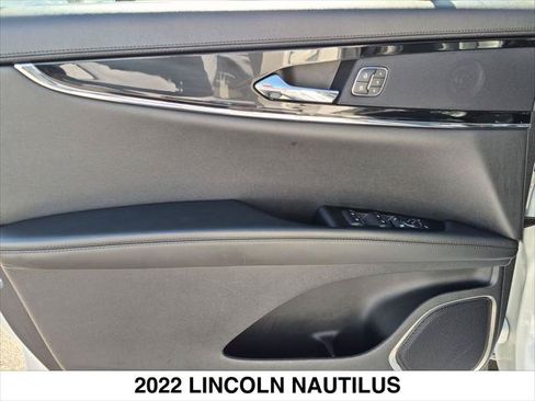 Certified 2022 Lincoln Nautilus FWD w/ Premium Package image 10