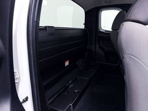 Used 2022 Toyota Tacoma SR image 31