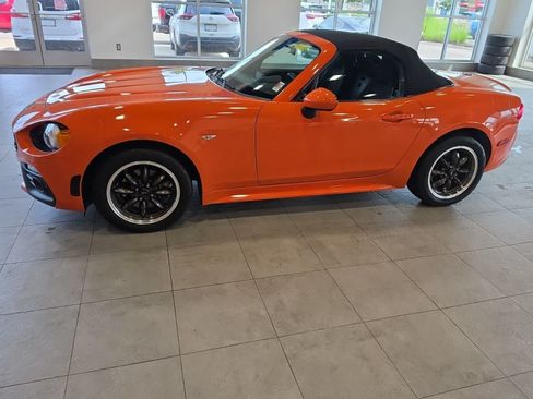 Used 2017 FIAT 124 Spider Classica RWD image 17