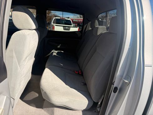 Used 2007 Toyota Tacoma PreRunner image 12