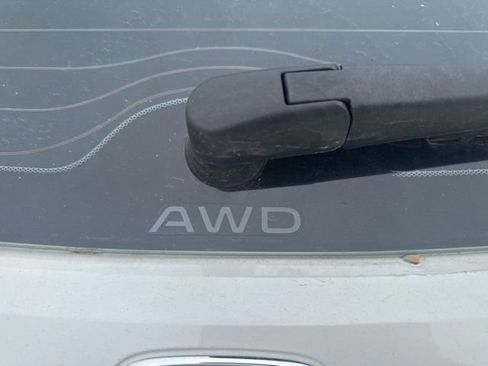 Used 2023 Honda HR-V LX image 8