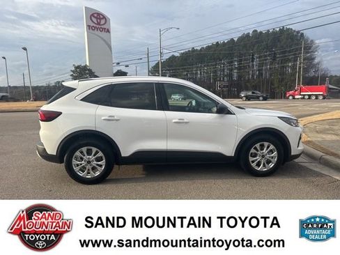 Used 2024 Ford Escape Active image 2