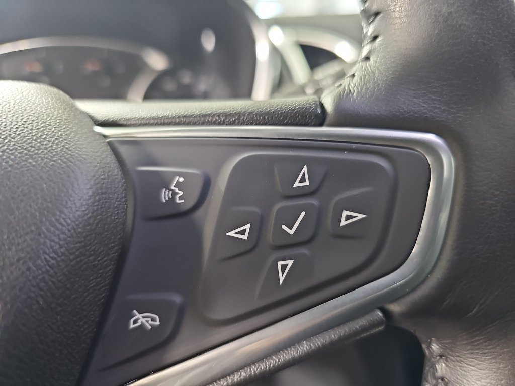 Used 2019 Chevrolet Equinox LT w/ Driver Convenience Package FWD image 23