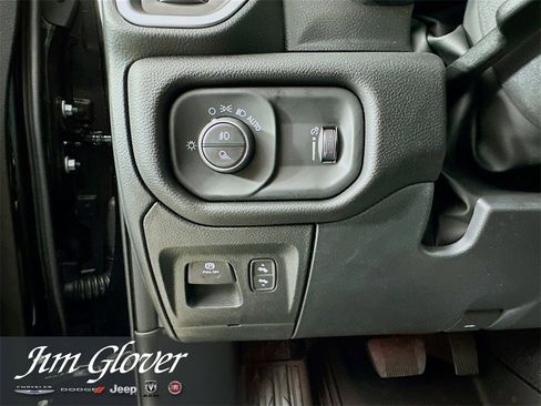 New 2026 RAM 1500 4x4 Crew Cab image 22